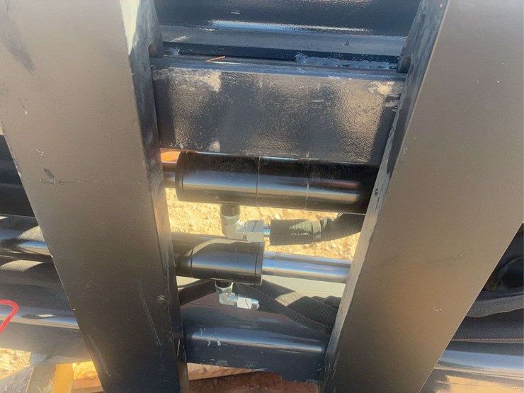 wolverine-adjustable-pallet-fork-image-5