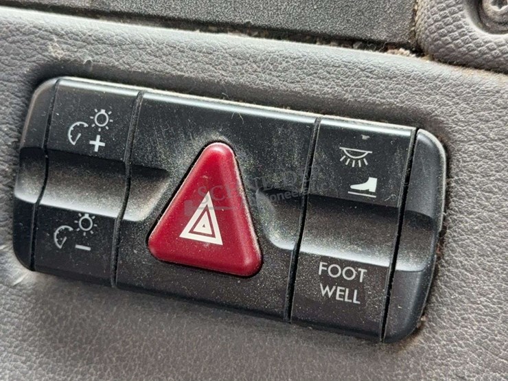 2012-freightliner-cascadia-113-image-76