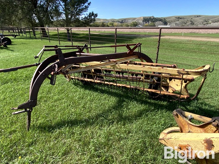 new-holland-12'-rakes-image-15