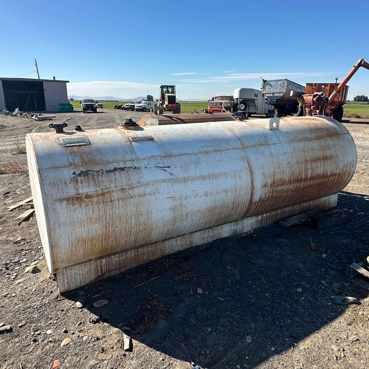 1000 Gallon Diesel Storage Tank w/ Diesel