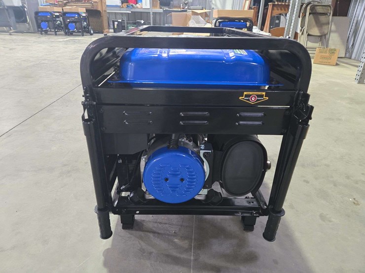 new/unused-duro-max-dual-fuel-xp12000hx-portable-generator-image-3