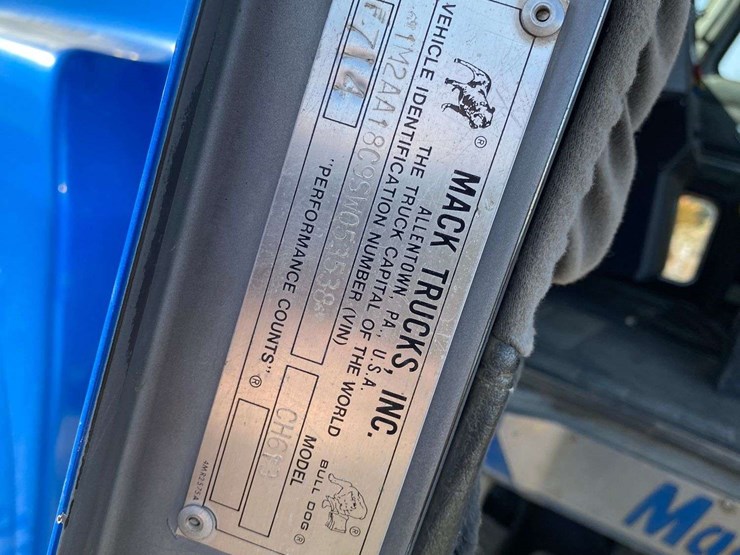 1995-mack-ch613-image-54