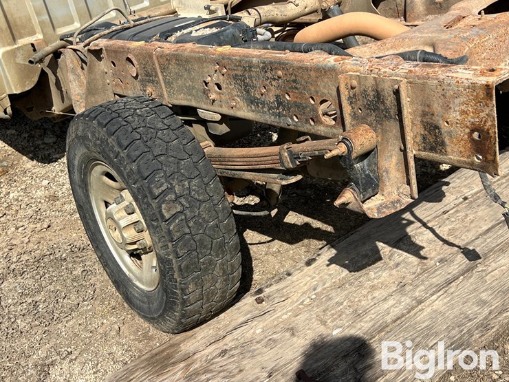 2010-chevrolet-silverado-2500-image-19