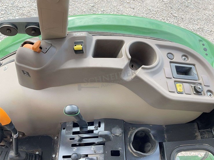 2022-john-deere-5065e-image-38