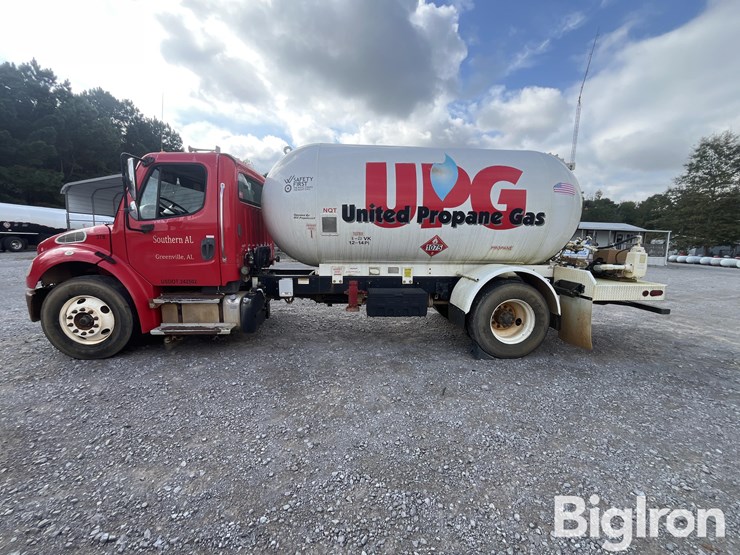 2014-freightliner-m2-106-s/a-propane-delivery-truck-image-8