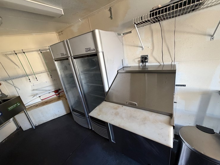 #17-•-#100a-•-food-trailer-image-8