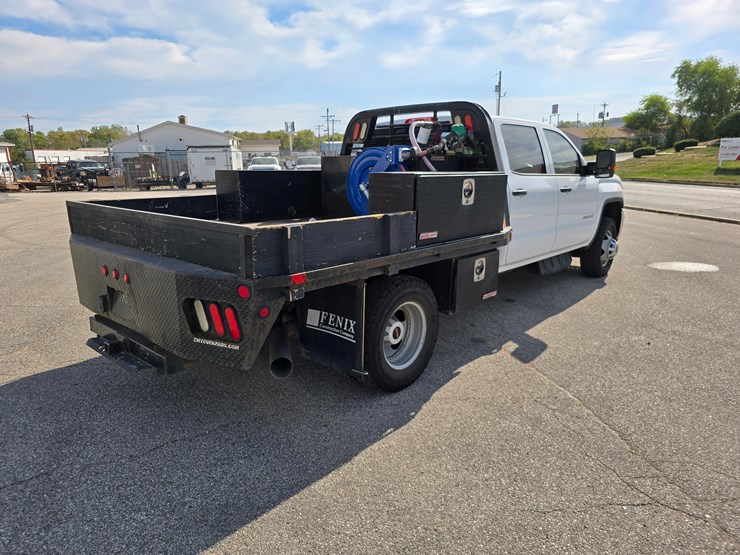 2017-gmc-sierra-3500-image-21