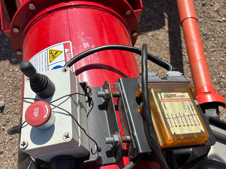 hopperwalker-sweep-auger-image-10