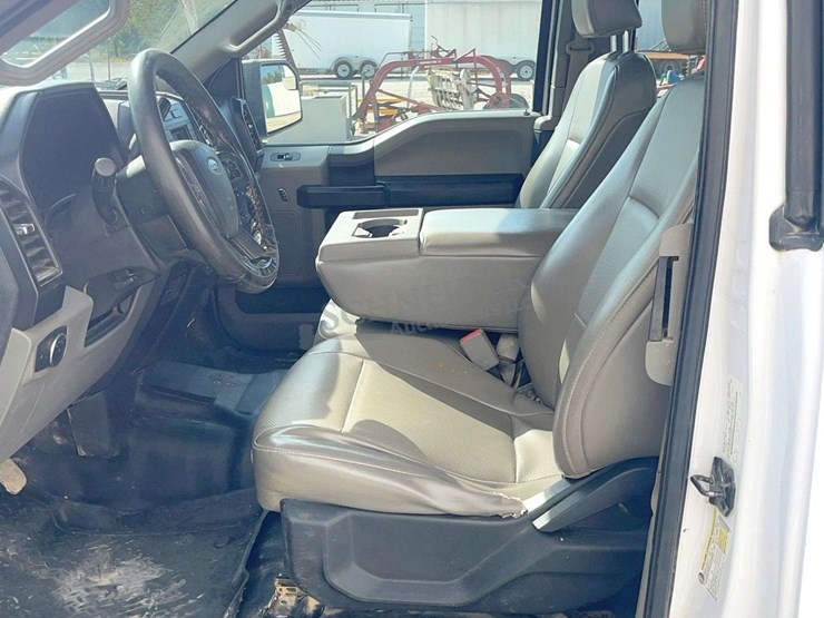 2017-ford-f150-image-36