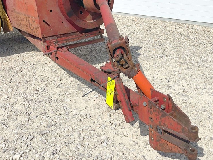 new-holland-275-image-9