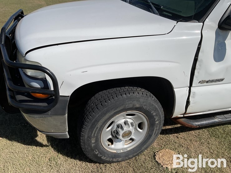 2002-chevrolet-silverado-2500-image-10