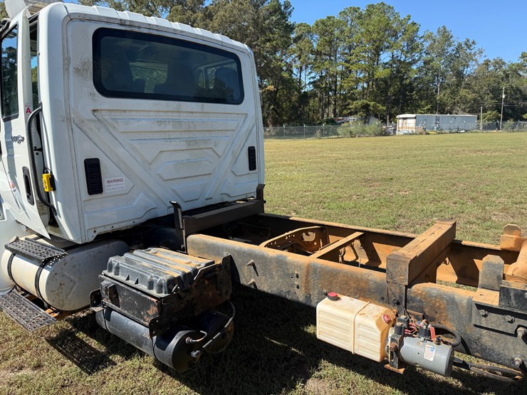 2013-international-durastar-4300-image-32