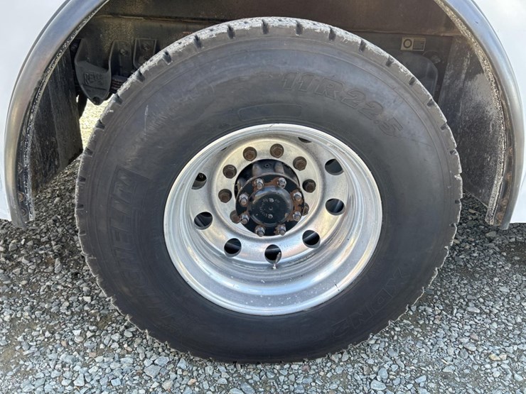 2017-peterbilt-337-image-113