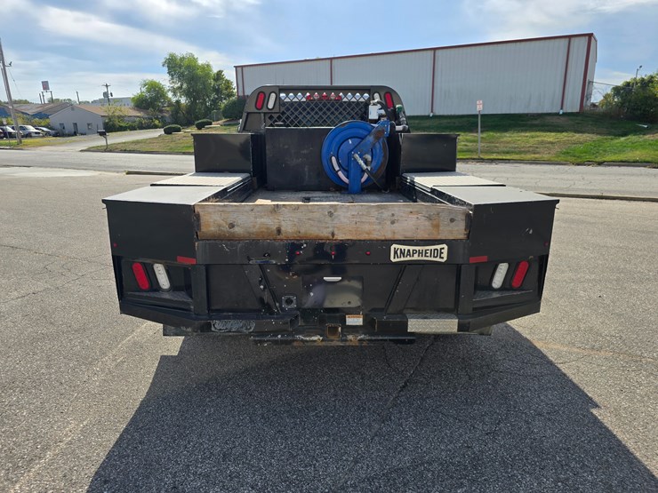 2017-gmc-sierra-3500-image-16