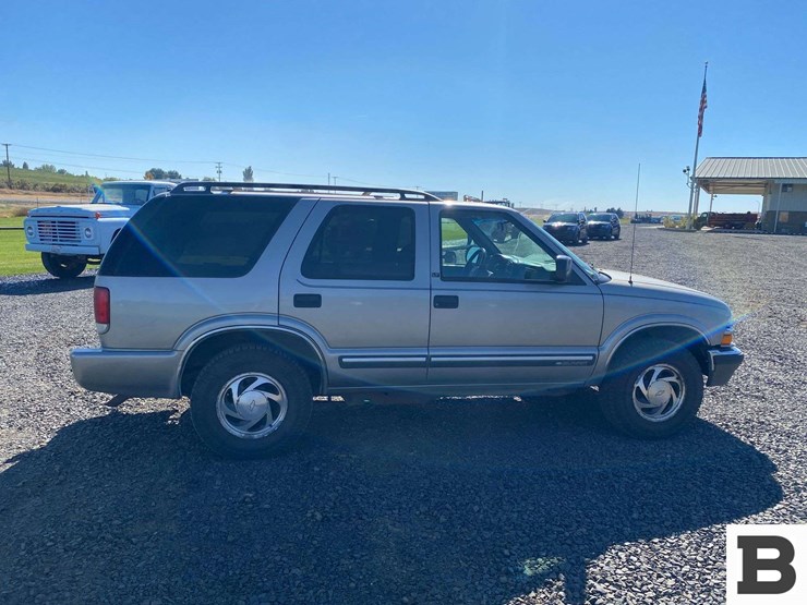 2001-chevrolet-blazer-image-5