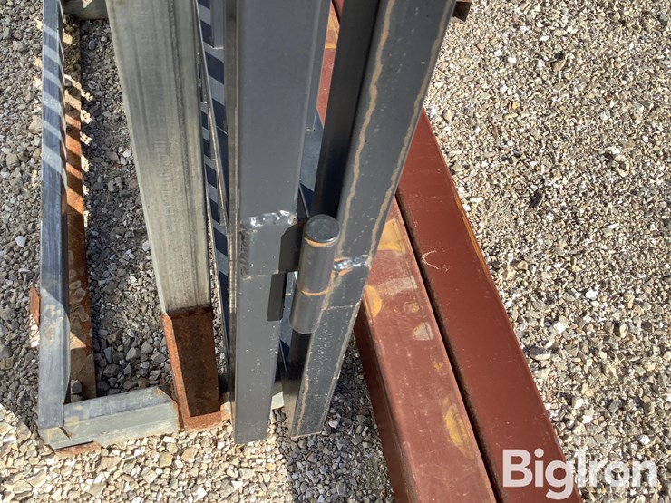 bi-fold-steel-gates-image-15