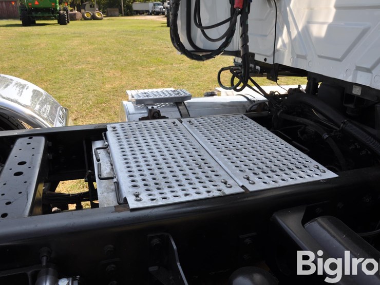 2016-international-prostar-image-17