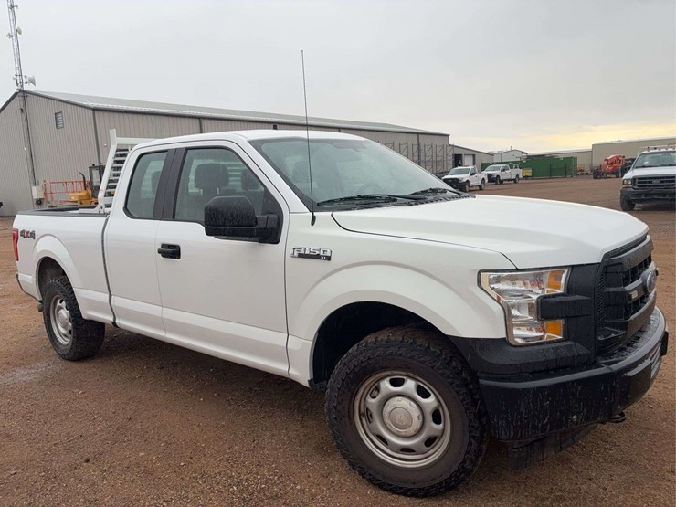 2017-ford-f150-lariat-image-2