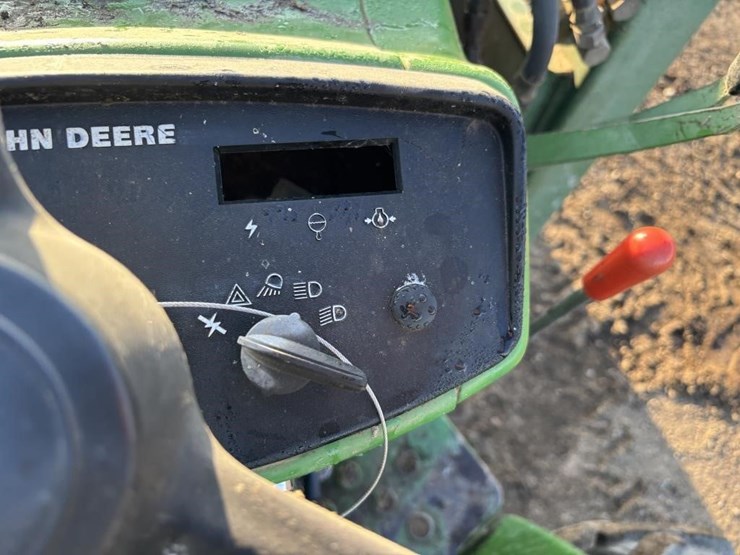 1981-john-deere-750-image-26