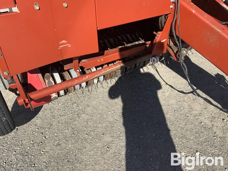 2001-hesston-856a-image-11