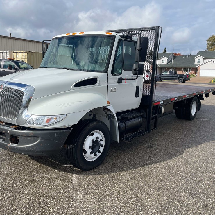 2003 INTERNATIONAL DURASTAR 4300