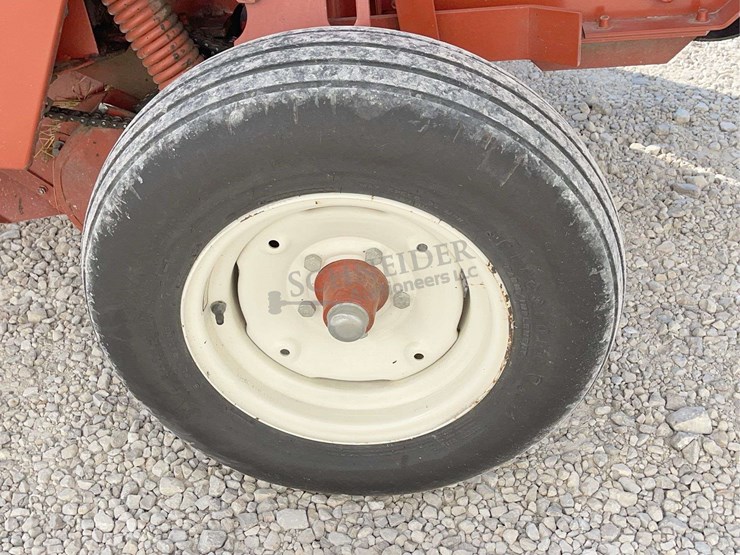 hesston-530-image-18