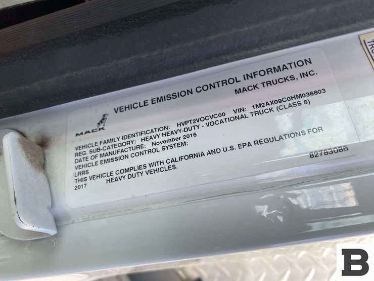 2017-mack-granite-gu713-image-86