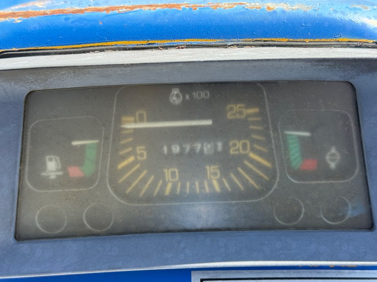 new-holland-4630-image-22