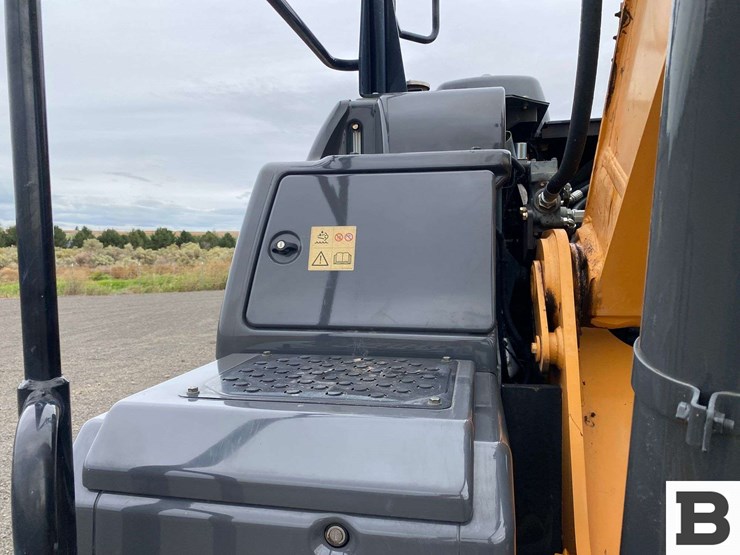 2016-case-cx160d-image-30