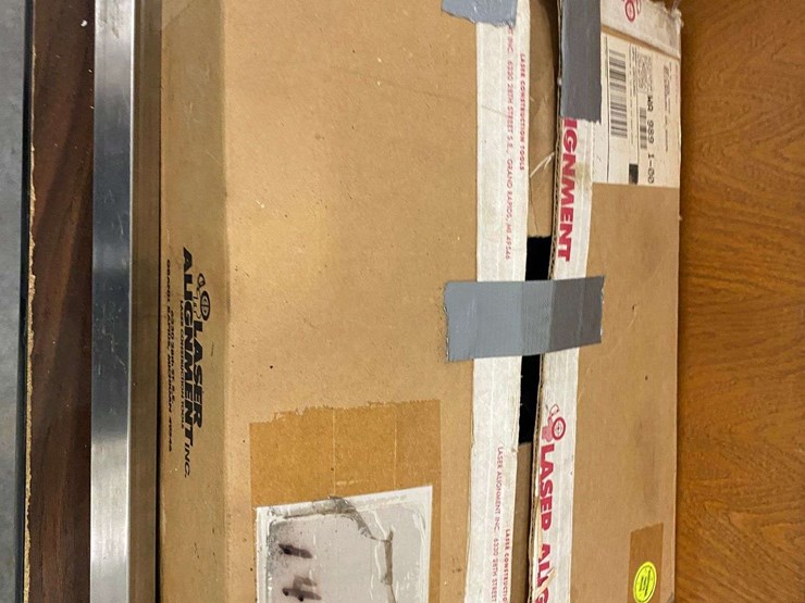 laser-alignment-inc.-6700-beam-aligner-and-supporting-hardware-image-13