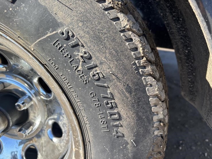 2011-unknown-trailer-image-47