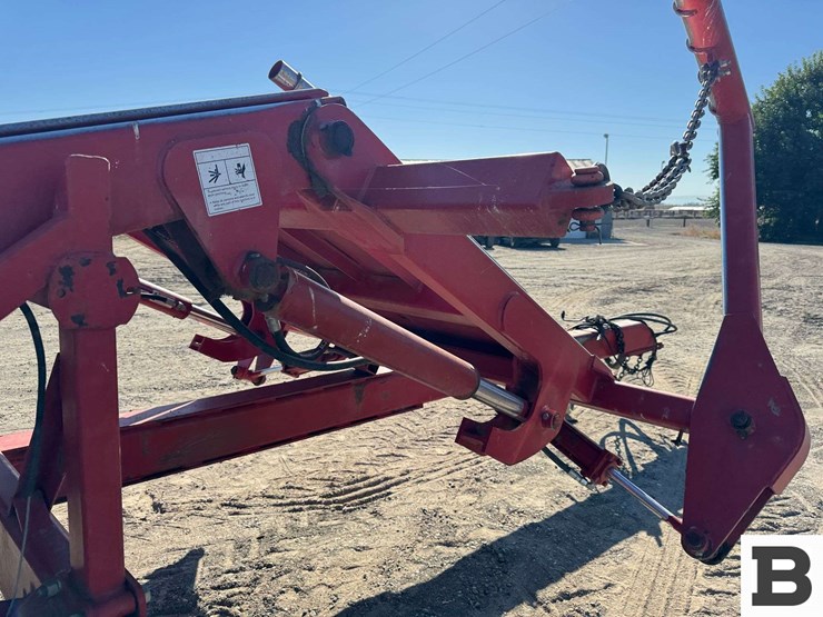 morris-pro-ag-hd4sr-bale-stacker-image-35