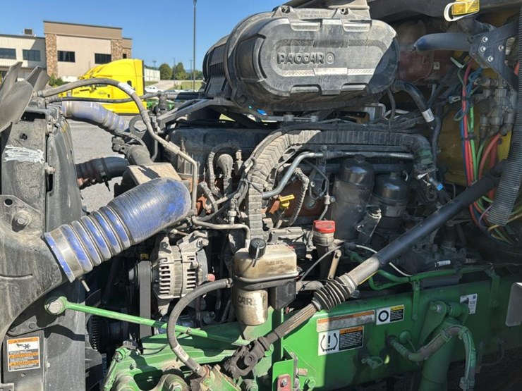 2023-peterbilt-579-image-41