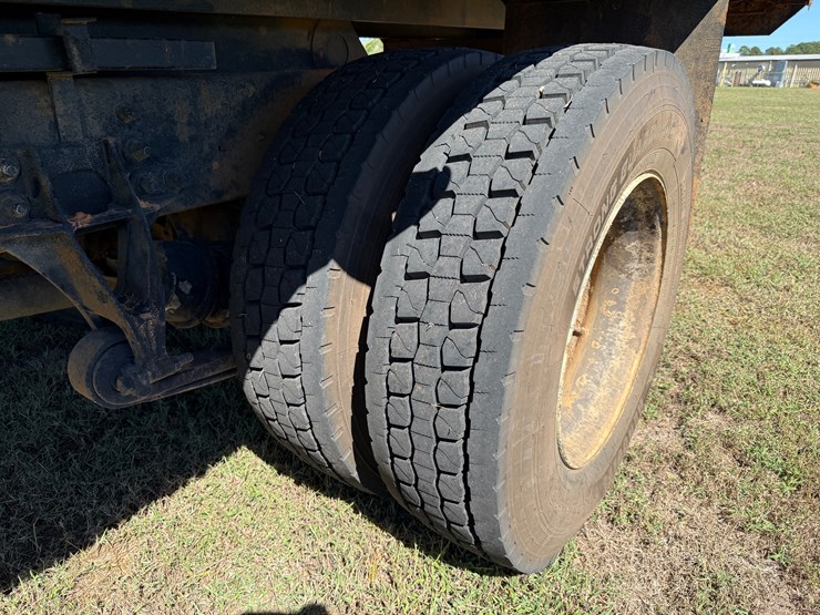 2013-international-durastar-4300-image-13