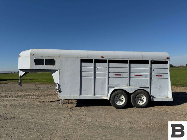 1991-american-trailers-&-saddle-gooseneck-horse-trailer-image-3