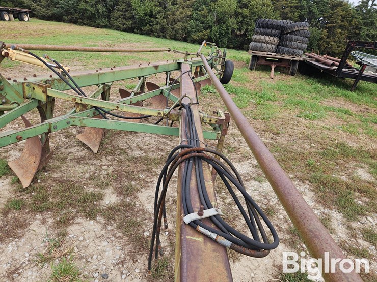 john-deere-2350-2450-image-15