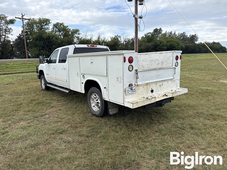 2010-chevrolet-silverado-3500-image-7