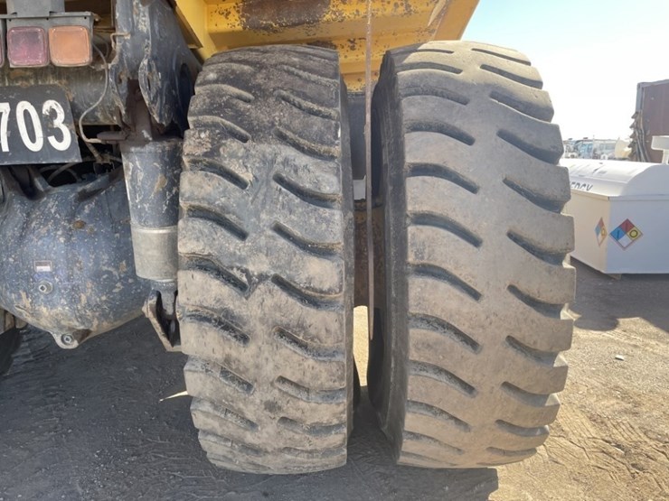 2015-komatsu-hd605-7e0-image-29