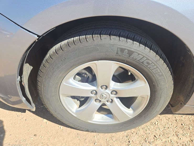 2012-toyota-sienna-le-image-6