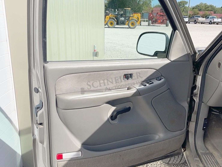 2000-chevrolet-2500-image-38