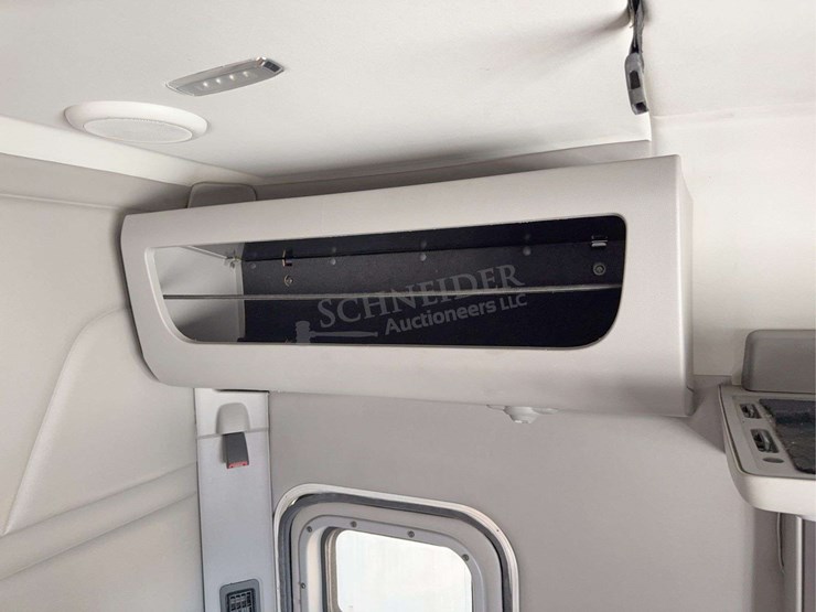 2017-peterbilt-579-image-80