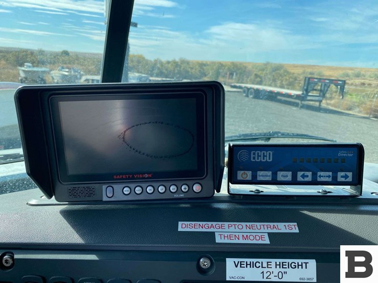 2017-mack-granite-gu713-image-80