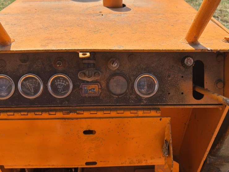 1979-case-450b--image-36