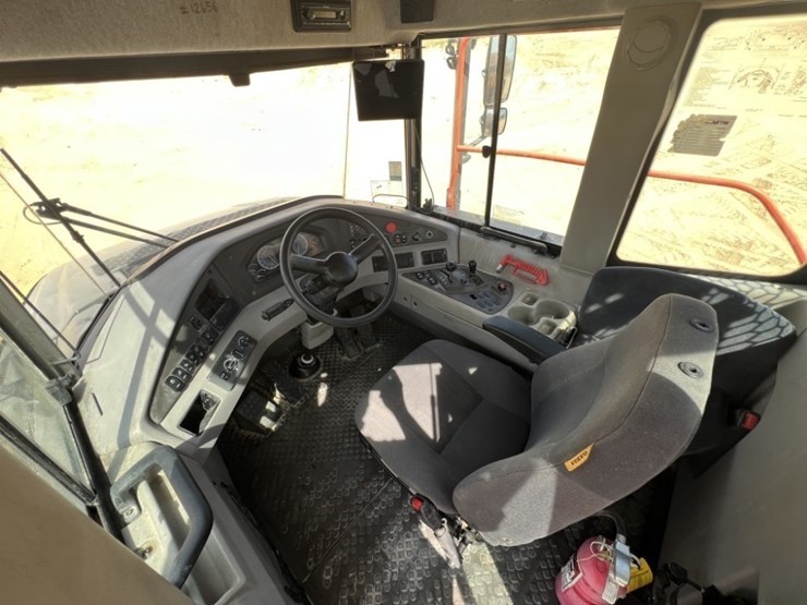 2020-volvo-a60h-image-24