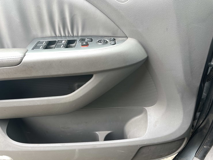 2009-honda-odyssey-image-100