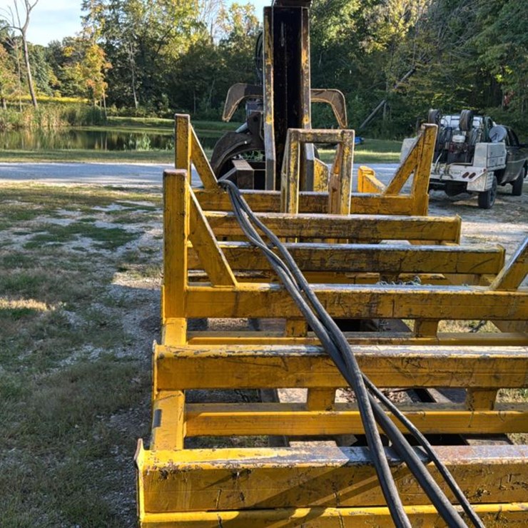 #1851 • 2022 CSI 4400 Bucksaw