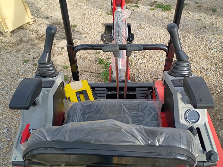 #l57-006-•-2025-tpm-16-mini-excavator-(gasoline)-image-12