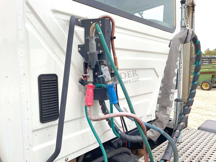 2003-international-durastar-4400-image-39