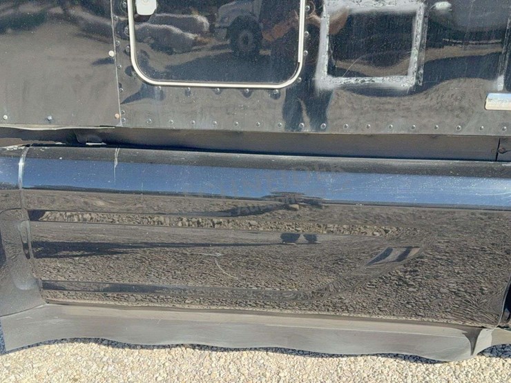 2017-peterbilt-579-image-18