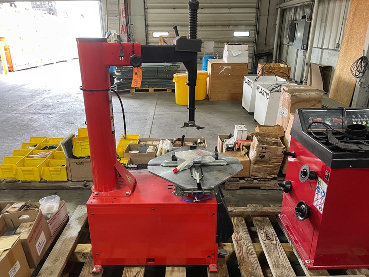 #8524-•-tire-changer-(e)-image-25